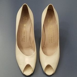 Vintage Bruno Magli cream peep toe pumps